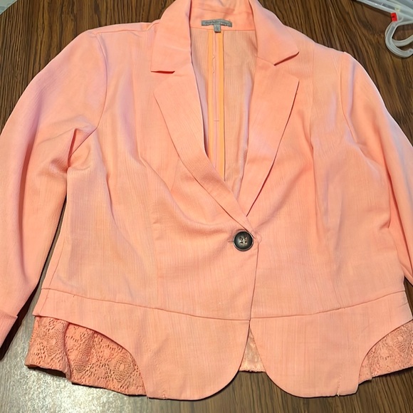 Charlotte Russe Cropped Blazer - Picture 1 of 1
